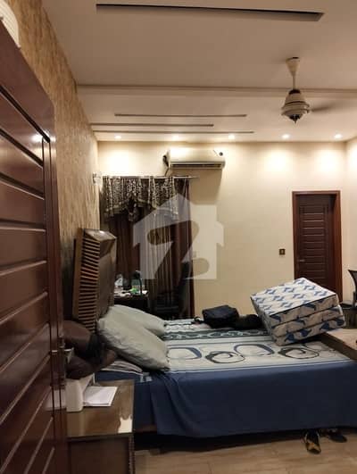 7 KW SOLAR 10 MARLA HOUSE AVAILABLE FOR SALE IN LDA AVENUE AT HOT LOCATION