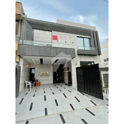 10 Marla House For Sale In Beautiful LDA Avenue