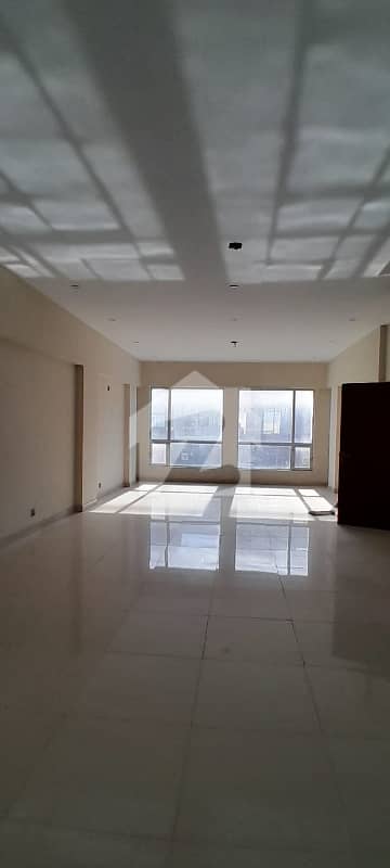 OFFICE FOR RENT 1000SQ FEET 4TH FLOOR WITH LIFT TILE FLOORING