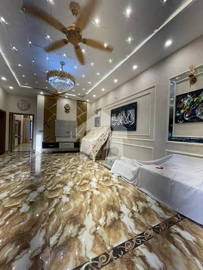 10 MARLA TOP LOCATION HOUSE AVAILABLE FOR SALE IN LDA AVENUE - BLOCK J