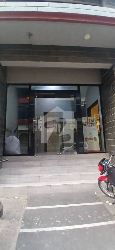 OFFICE AVAILABLE FOR RENT 2000SQ FEET   BUKHARI COMMERCIAL 1ST FLOOR