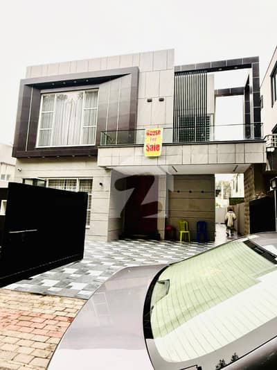 10 Marla Residential House For Sale In Janiper Block, Nearby Commercial Market, Mosuqe And Health Care Canter 10 Marla Residential House For Sale In Janiper Block, Nearby Commercial Market, Mosuqe And Health Care Canter