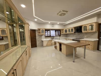 Slightly Use 1000 Yards House For Rent DHA Defence Phase 6 Karachi
