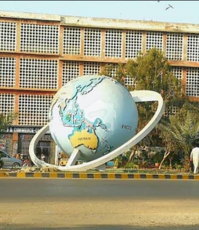 جمشید ٹاؤن کراچی میں 5 کمروں کا 2 کنال مکان 60.0 کروڑ میں برائے فروخت۔