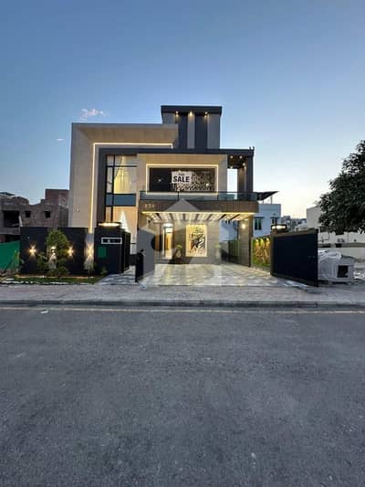 10 Marla Residential House For Sale In Rafi Block, Nearby Commercial Market, School, Mosque And Health Care Canter 10 Marla Residential House For Sale In Rafi Block, Nearby Commercial Market, School, Mosque And Health Care Canter