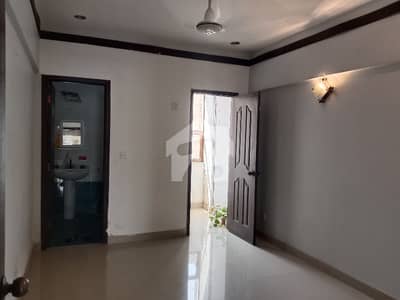 ڈیفینس ویو سوسائٹی کراچی میں 3 کمروں کا 8 مرلہ فلیٹ 1.3 لاکھ میں کرایہ پر دستیاب ہے۔