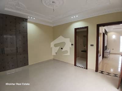 Paragon City 1-Kanal Brand New House Is Availble For Sale On Main Boulevard