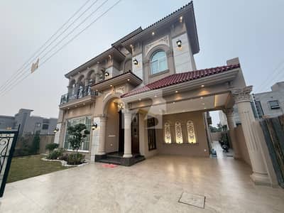 1 KANAL BRAND NEW FULLY MODERN DESIGNER HOUSE FOR SALE NEAR TO PARK