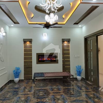 جناح گارڈنز فیز 1 جناح گارڈنز,ایف ای سی ایچ ایس,اسلام آباد میں 6 کمروں کا 14 مرلہ مکان 6.75 کروڑ میں برائے فروخت۔