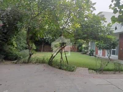 شادمان 2 شادمان,لاہور میں 3 کمروں کا 4 کنال مکان 40.0 کروڑ میں برائے فروخت۔