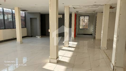 F-7/4 Class 3 Shopping Centre 1st Floor 2000 Sqft Commercial Office Available For Rent.