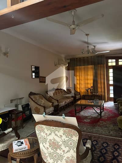F-10/4 511sqyd Double storey 5bed room top of the line location available for sale.