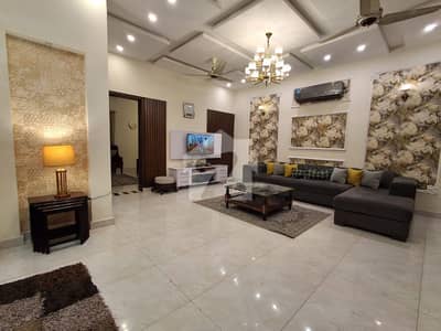10 Marla luxury House facing park 40 feet road direct from 150 feet road