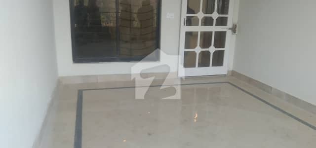 آئی ۔ 8/4 آئی ۔ 8,اسلام آباد میں 3 کمروں کا 14 مرلہ بالائی پورشن 1.7 لاکھ میں کرایہ پر دستیاب ہے۔