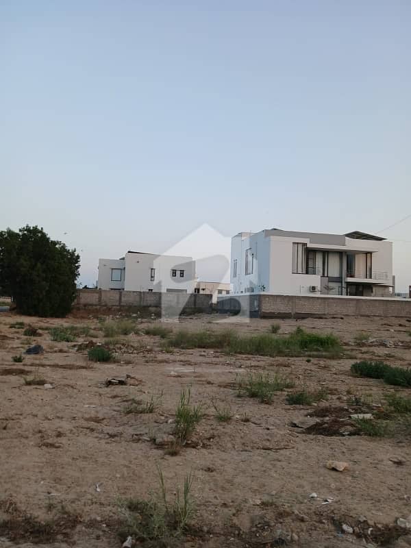 Prime 2000 Yards Residential Plot in Elite Location Prime 2000 Yards Residential Plot in Elite Location