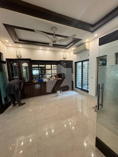 2 Kanal Well Maintained House For Sale