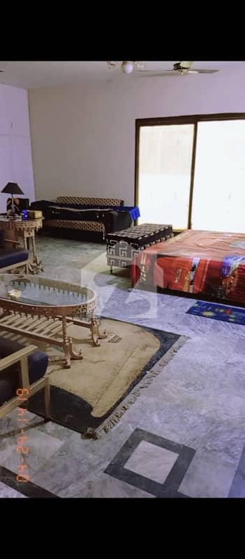 پی آئی اے ہاؤسنگ سکیم لاہور میں 5 کمروں کا 1 کنال مکان 6.5 کروڑ میں برائے فروخت۔