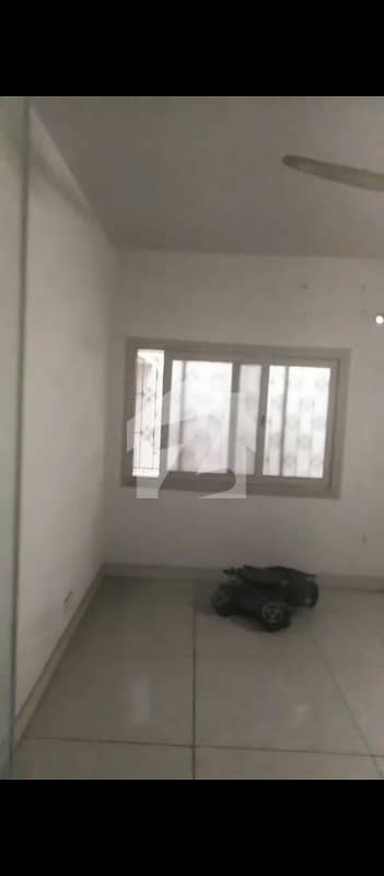 کلفٹن ۔ بلاک 8 کلفٹن,کراچی میں 5 کمروں کا 1 کنال مکان 18.0 کروڑ میں برائے فروخت۔