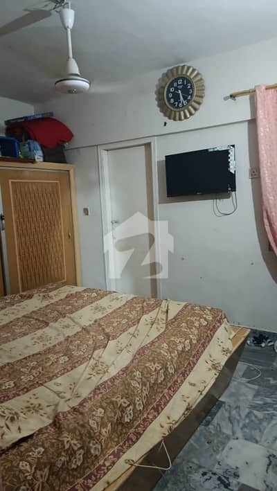 گلستانِِ جوہر ۔ بلاک 18 گلستانِ جوہر,کراچی میں 2 کمروں کا 4 مرلہ فلیٹ 75.0 لاکھ میں برائے فروخت۔
