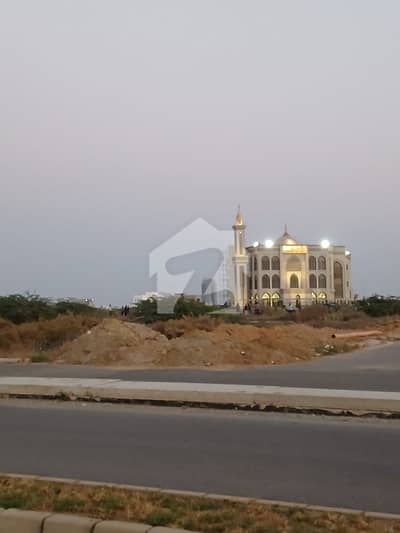 پینینزولیا کمرشل ایریا ڈی ایچ اے فیز 8,ڈی ایچ اے ڈیفینس,کراچی میں 8 مرلہ کمرشل پلاٹ 27.0 کروڑ میں برائے فروخت۔