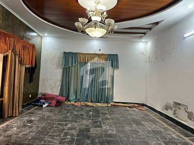 بنی گالہ اسلام آباد میں 3 کمروں کا 1 کنال زیریں پورشن 75.0 ہزار میں کرایہ پر دستیاب ہے۔