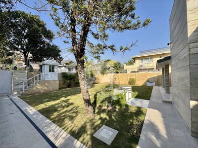 House With Big Lawn For Rent In E-7 On Prime Location