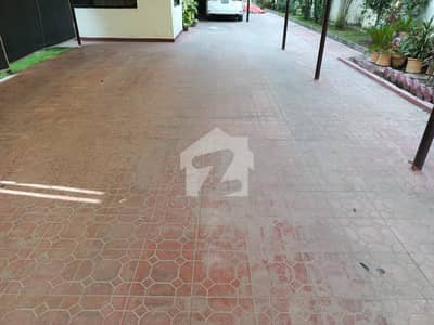 ایف ۔ 6 اسلام آباد میں 5 کمروں کا 18 مرلہ مکان 26.0 کروڑ میں برائے فروخت۔