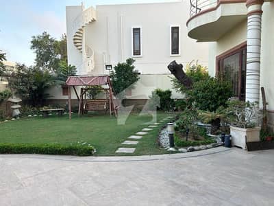 PAREKH ESTATE IS OFFERING 1000 YARD RENOVATED BUNGALOW FOR SALE