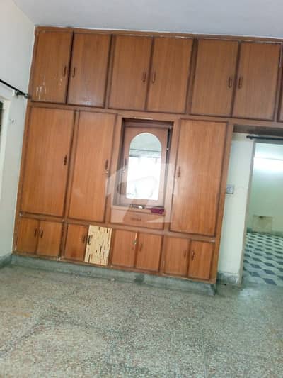 1 Kanal Ground Portion For Rent Gulzar-E-Quaid
