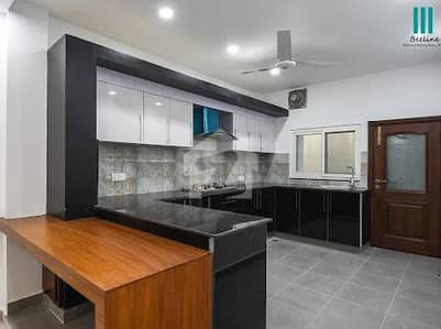 16 BED Executive LEVEL House for STAFF