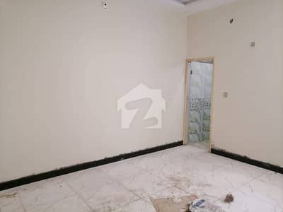 طارق روڈ کراچی میں 3 کمروں کا 4 مرلہ فلیٹ 1.7 کروڑ میں برائے فروخت۔