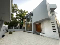 ڈی ایچ اے فیز 7 ڈی ایچ اے ڈیفینس,کراچی میں 4 کمروں کا 1 کنال مکان 15.0 کروڑ میں برائے فروخت۔
