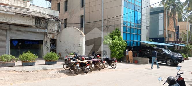 کلفٹن ۔ بلاک 5 کلفٹن,کراچی میں 3 کمروں کا 3 مرلہ دکان 7.5 کروڑ میں برائے فروخت۔