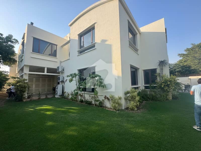 1000 Yard Bungalow Vip Location For Rent 1000 Yard Bungalow Vip Location For Rent