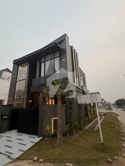 HOUSE FOR SALE DHA LAHORE-PHASE-9 TOWN 5-MARLA FULL BASEMENT