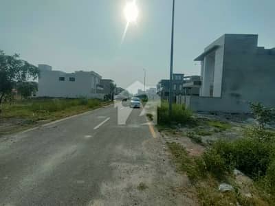 10 Marla Plot Near 150' Road - Cover By 2 Kanal Villas - Possession Ready To Build House.