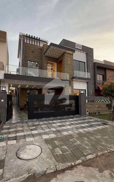 10 Marla Brand New House Available For Sale