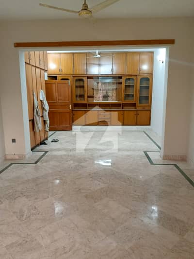 I-8/3 NEWLY RENOVATED UPPER PORTION 3 BED 3 BATH NEAR TO KACHNAR PARK 180K