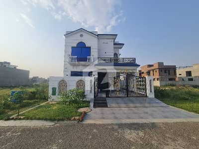 10 marla ultra luxury Brand new owner build house available for sale