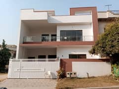 *G,11/1- 8 MARLA HOUSE FOR SALE 4 ROOM ATTACHED BATH 2