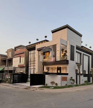 10 Marala Outclass Modern Design House Available For Sale