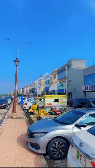 Premium 10 Marla Plot In Lake City M3 Extension-1 | Ideal For Future Returns