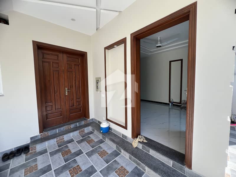 Brand New Ground Floor Available For Rent Brand New Ground Floor Available For Rent