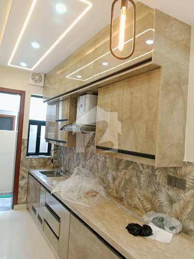 3 MARLA BRAND NEW LUXURIOUS HOUSE FOR SALE 3 MARLA BRAND NEW LUXURIOUS HOUSE FOR SALE