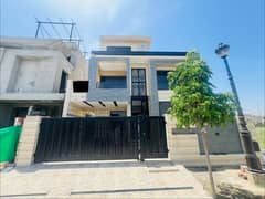 10 Marla Brand New House Available For Sale In Lake City