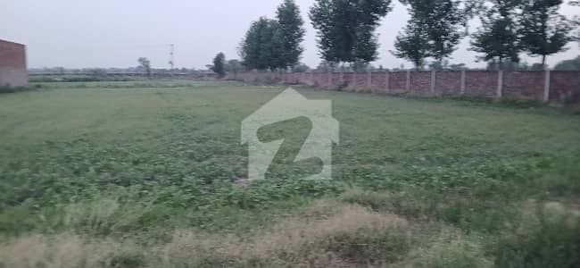 prime location Bedian Road 4 kanal Farmhouse Land in Farmhouse Community Carpeted road Direct Access Near DHA Phase 7