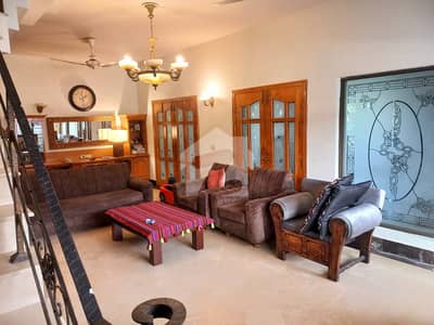 Luxury Duplex 500 Yard Double Storey House For Sale G-11/3, Street 110