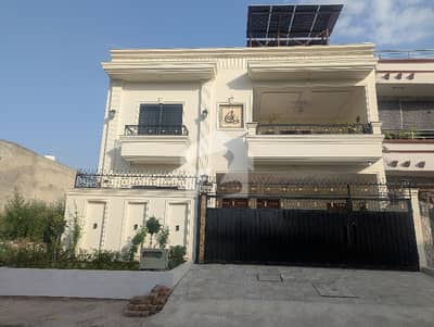 Beautifully Designed 10 Marla House For Sale In Cabinet Division Society (E-17/3), Islamabad