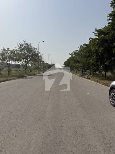 ڈی ایچ اے فیز 8 - بلاک ٹی فیز 8,ڈیفنس (ڈی ایچ اے),لاہور میں 2 کنال رہائشی پلاٹ 17.5 کروڑ میں برائے فروخت۔