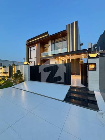 10 MARLA BEAUTIFUL HOUSE FOR SALE 10 MARLA BEAUTIFUL HOUSE FOR SALE